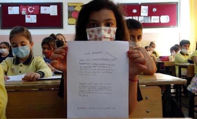 İlkokul öğrencisi Ecrin’den Bakan Koca’ya 'teşekkür' mektubu