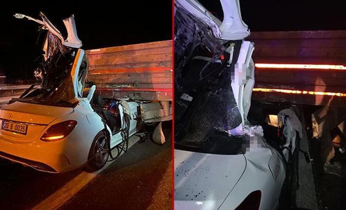 TIR'a çarpan otomobildeki üç kardeşten biri polis 2'si öldü, 1'i ağır yaralandı