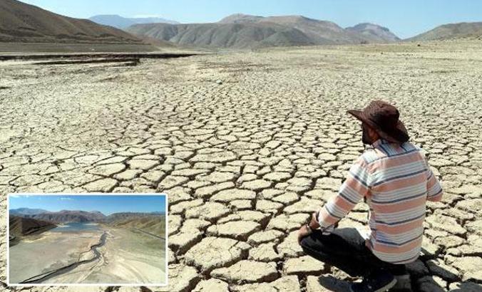 Van'da kuraklık nedeniyle Zernek Baraj Gölü taban seviyeye indi