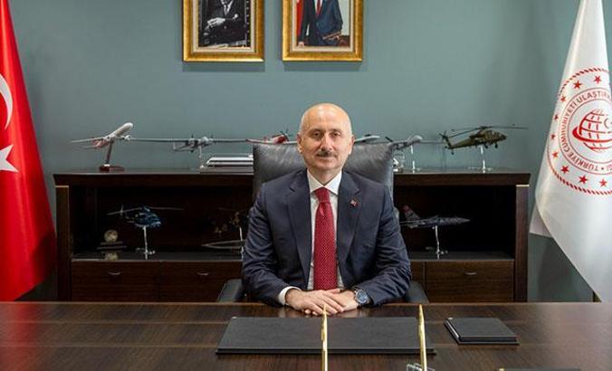 Bakan Karaismailoğlu: Petrol sızıntısına karşı Akdeniz'i bariyerle kapattık