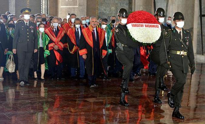 Yargıtay üyelerinden Anıtkabir'e ziyaret