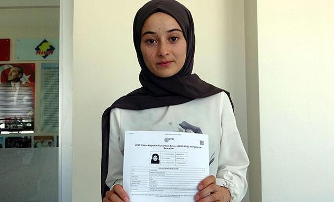 9 yıl dışarıdan okuyan Sema eczacılık fakültesini kazandı