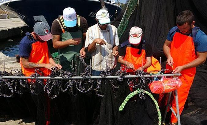 Çanakkale’de balıkçılar 'Vira bismillah' diyerek denize açıldı