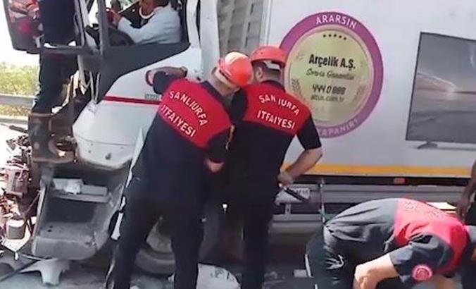 Birecik’te iki TIR çarpıştı: 1 ölü, 2 yaralı