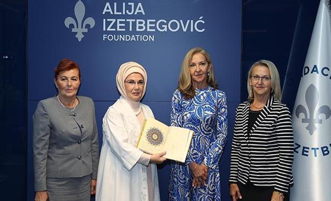 Emine ErdoÄŸan, Aliya İzzetbegoviç Vakfı'nı ziyaret etti