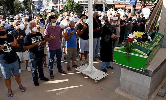 Usta sanatçı Metin Çekmez son yolculuğuna uğurlandı