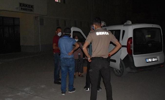 Karantinada olması gereken karı-koca otobüste seyahat ederken yakalandı