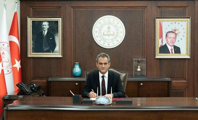 Bakan Özer'den öğretmenler için mazeret tayini açıklaması