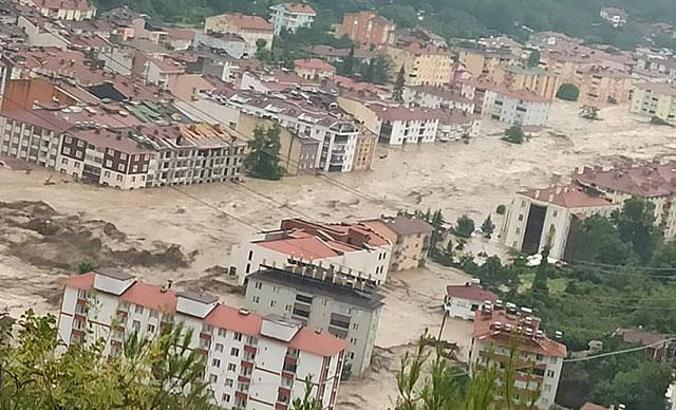 Sel felaketinde can kaybı 81'e yükseldi