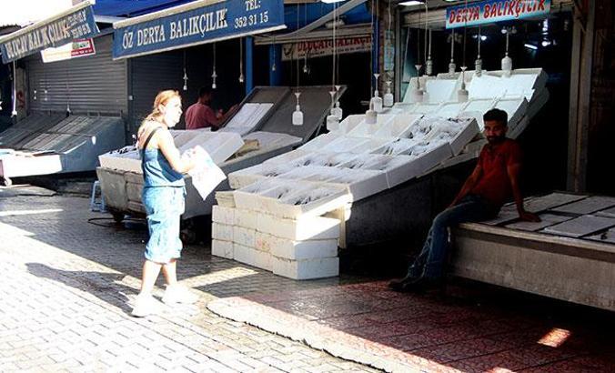 Adana'da balıkçılar 15 Eylül'de sona erecek av yasağının bitmesini bekliyor