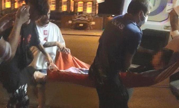 Dövme yapmak için geldi, çıkan tartışmada tabancayla boğazından yaralandı