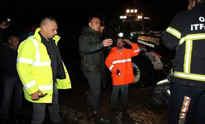 Fatsa'da etkili sağanak; alabalık tesisinde mahsur kalan 5 kişi, kurtarıldı