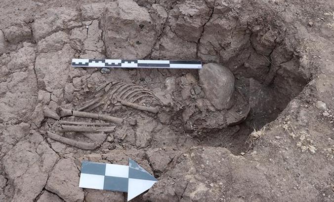 Tozkoparan Höyüğü'nde 5 bin 500 yıllık çocuk iskeleti bulundu