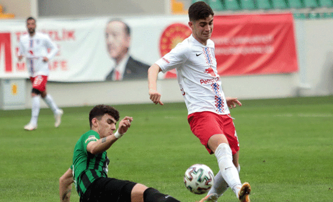 Altınordulu Burak İnce devleri peşine taktı
