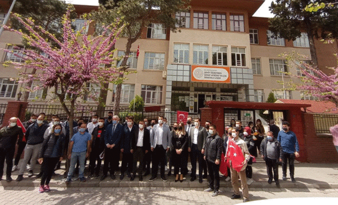 AK Parti’den Aybüke öğretmenin yaşatıldığı lisenin adının değiştirilmek istenmesine tepki