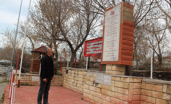 Müslüman Türklerin yakıldığı 'Yanık Cami'nin belgeselini yaptı