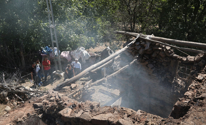 Kılıçdaroğlu'nun kardeşi: Çocukluğumuzu ve anılarımızı yanan bu evde yaşadık
