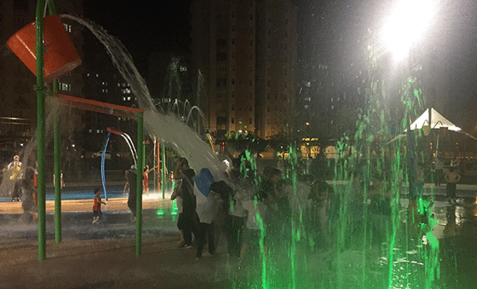 Diyarbakırlılar Kent Meydanı'nda böyle serinledi