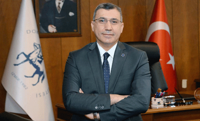 DEÜ eski Rektörü Adnan Kasman ihraç edildi