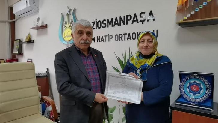 45 yaşından sonra ortaokul ve lise diploması aldı, hedefi tıp okumak