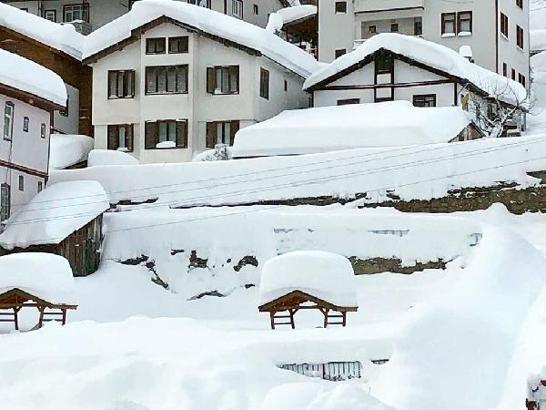 Kastamonu'da araçlar, karda kayboldu