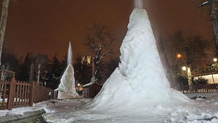 Ankara'nın simgelerinden Mogan Gölü ve Kuğulu Park buz tuttu