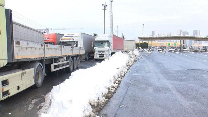 Hadımköy'de TIR'ların 'kar' bekleyiÅŸi