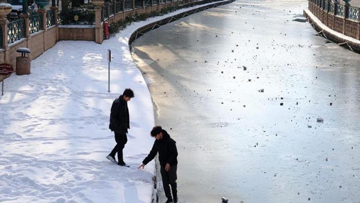 Eskişehir Porsuk Çayı’nda ‘buz’ alarmı