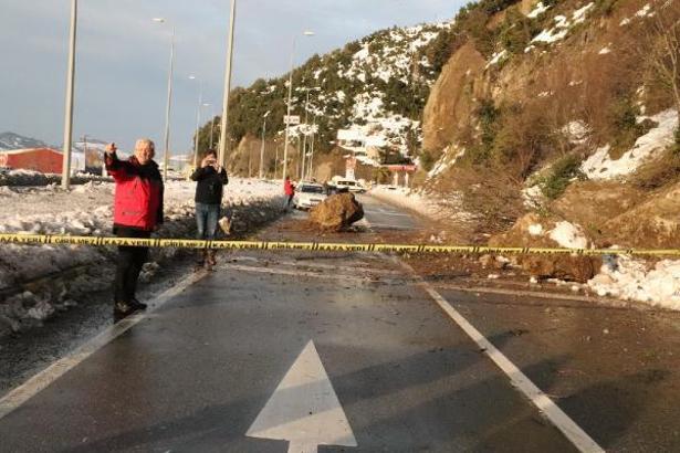 Zonguldak Ereğli- Alaplı yolunda heyelan