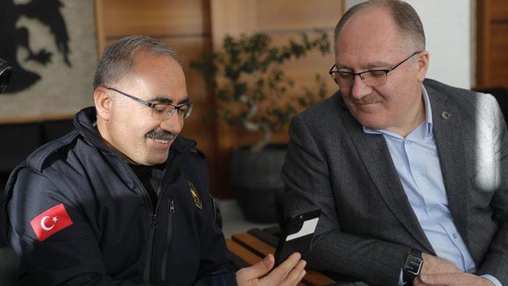 İtfaiye başçavuşu boru içinde 200 metre sürünüp hayat verdiği işçiyle görüştü