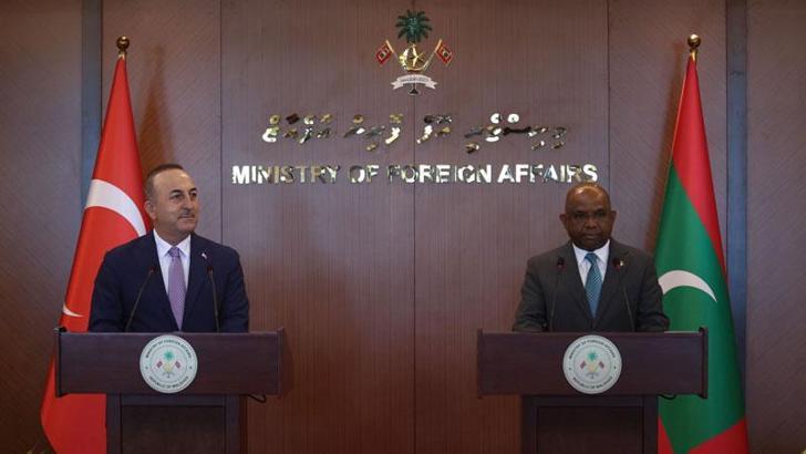 Bakan Çavuşoğlu, Maldivler’de mevkidaşıyla ortak basın toplantısında konuştu