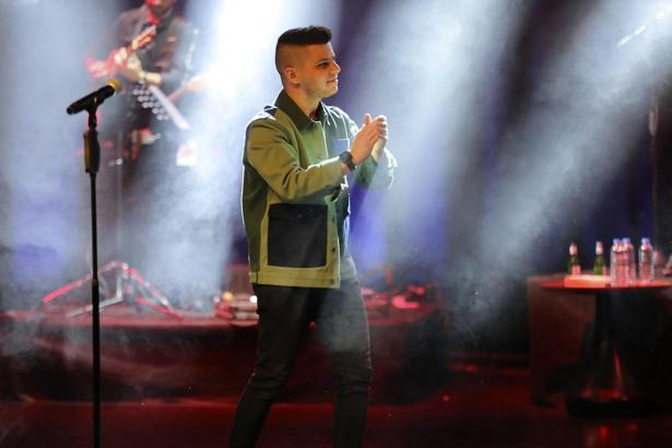 Bilal Sonses Başakşehir’de sevenleriyle buluştu