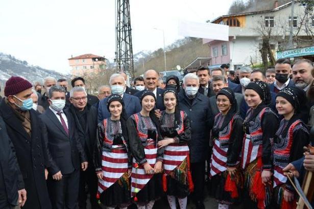 Binali Yıldırım, 'kuşdili' ise seslendi
