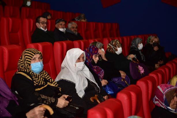 Eren Bülbül'ün hayatını anlatan filmde duygu dolu anlar yaşadılar