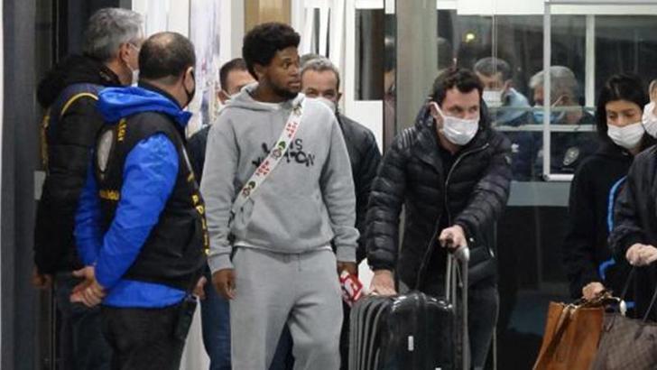 Brezilyalı forvet Luiz Adriano, Antalya'ya geldi