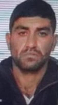 Giysi kumbarasında, cezaevindeki arkadaşına kıyafet almak isterken sıkışıp ölmüş