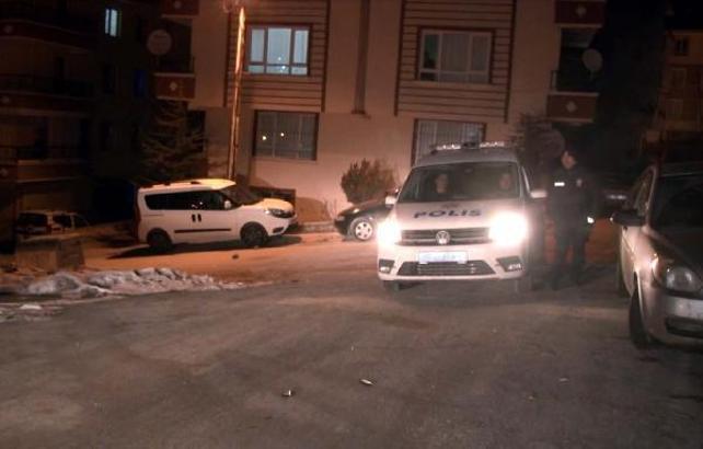 Eski sevgilisinin görüştüğü kişiyi silahla yaraladı