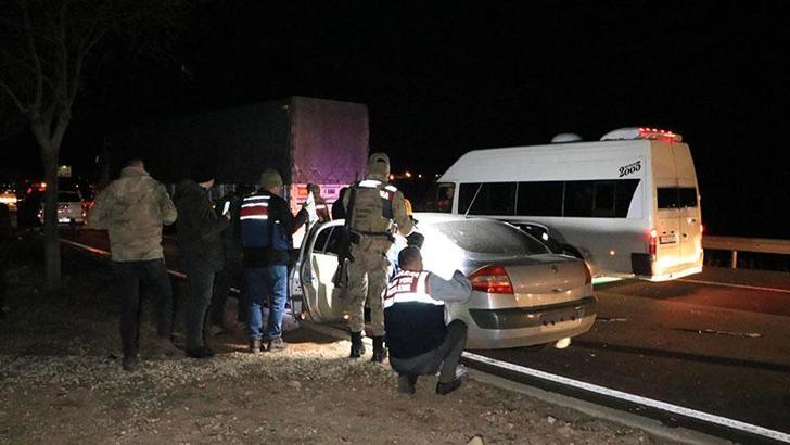 Şanlıurfa'da uzun namlulu tüfekle taranan otomobildeki 2 kişi öldü