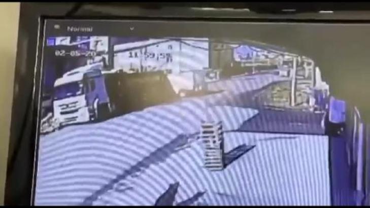 Arnavutköy'de açık kalan rögar kapağı işte böyle kazaya neden oldu