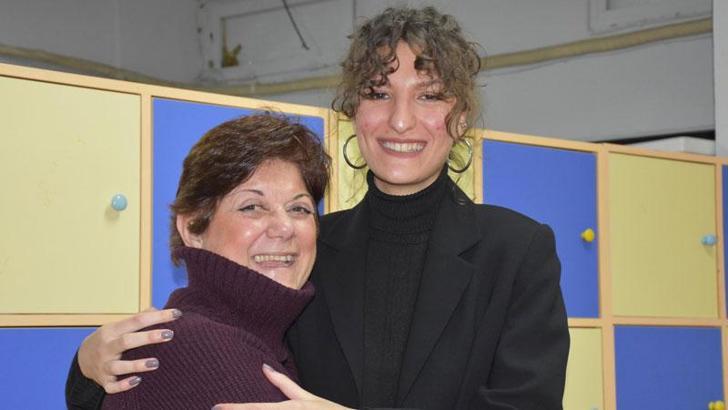 Kanseri yenen Eda, kanserli çocukların hayatına dokunuyor