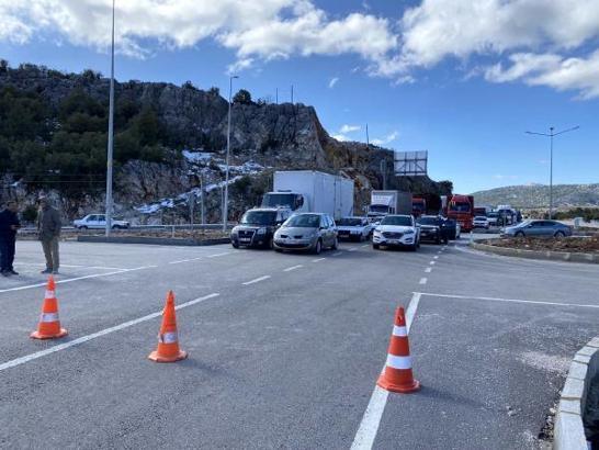 Antalya- Konya yolu hala kapalı; araçların bekleyişi sürüyor