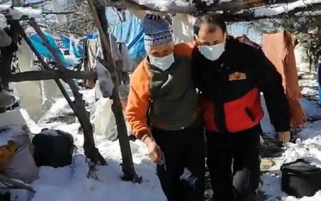 Bucak'ta dağda hastalanarak mahsur kalan çoban kurtarıldı