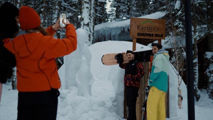 Uludağ’ın ‘iglo evleri’ 4 ton buzdan inşa edildi