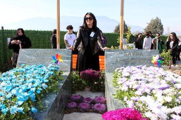 İzmir depreminde yaşamını yitiren ikizler anısana 60 fidan dikildi