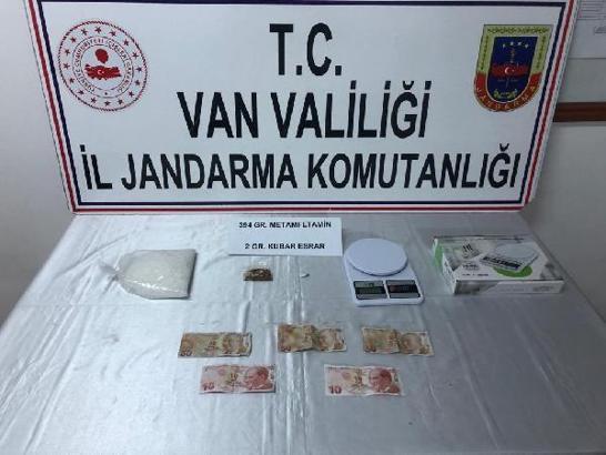 Taksideki yolcunun valizinden uyuşturucu çıktı