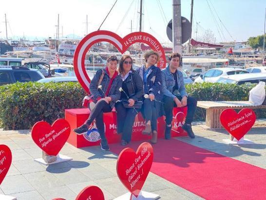 '14 Şubat Sevgililer Günü' pozu