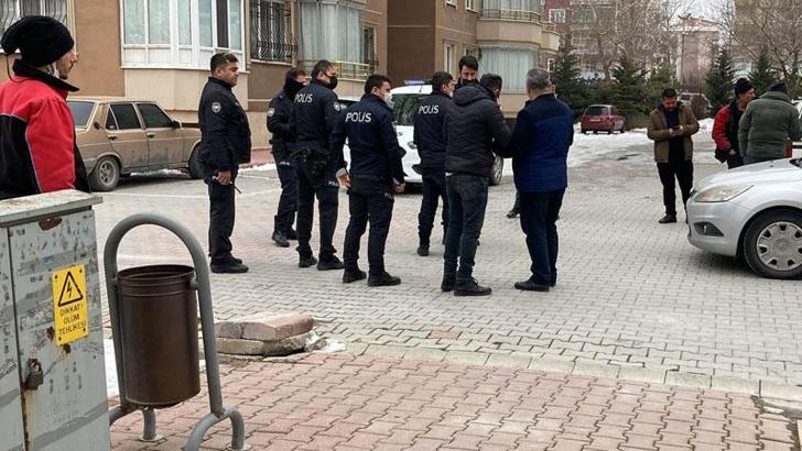 Evini bastığı eski ortağının ailesine bıçakla saldırdı: 5 yaralı