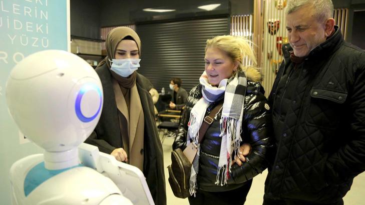 ‘Refakatçi robot’ Bursa’da tanıtıldı