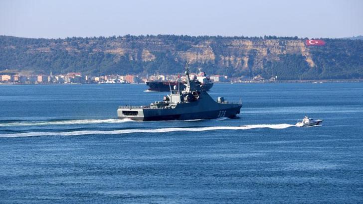 Rus savaş gemisi 'Dmitry Rogachev' Çanakkale Boğazı'ndan geçti