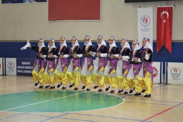 Osmaniye’de halk oyunları yarışması